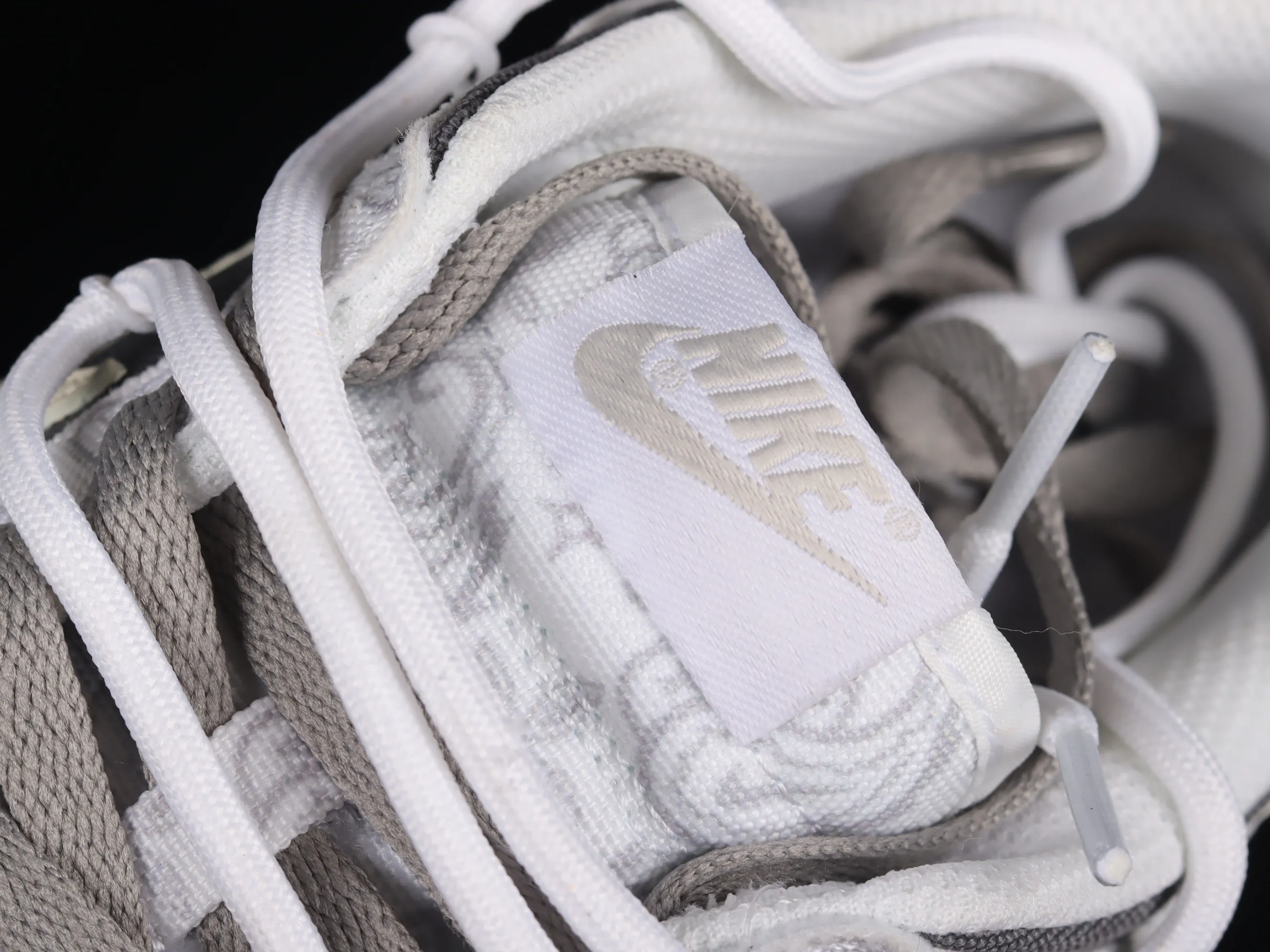 All categories Nk SB Dunk series Nk SB Dunk Low low-top sneakers Nk Dunk Low ESS reverse cashew flower micro industry customized version of deconstructed strap casual sneakers DJ9955-100
